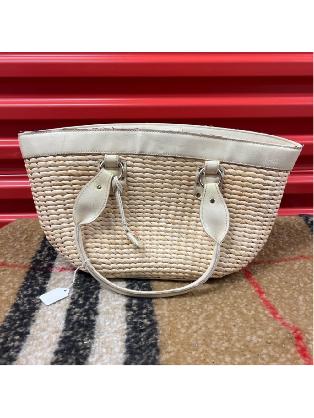 Women's Liz Claiborne Beige Woven Straw Tote Bag One Size